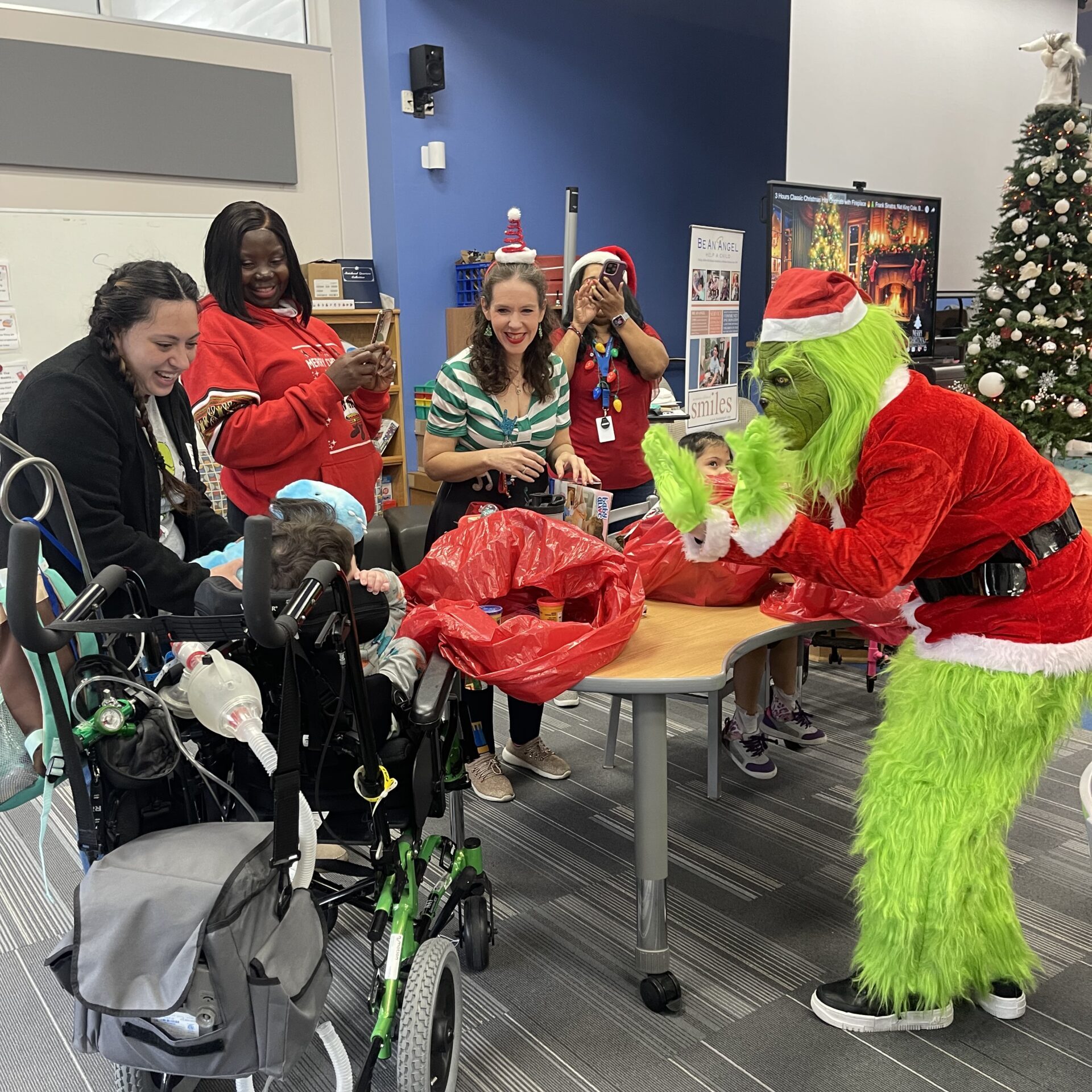 Kids with grinch